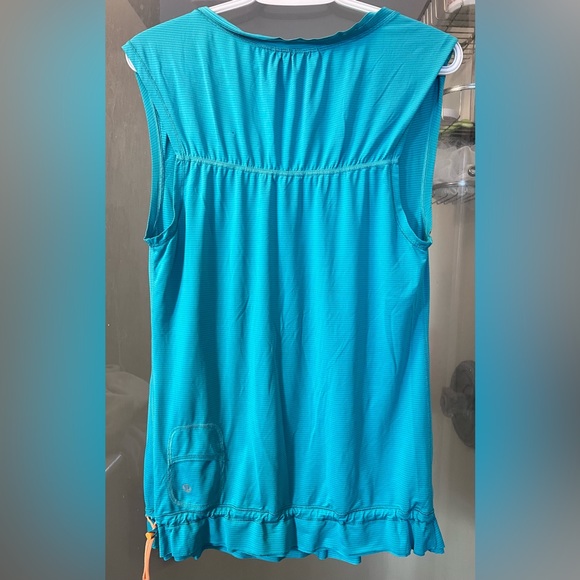 Lululemon Tank 6 - Picture 2 of 3